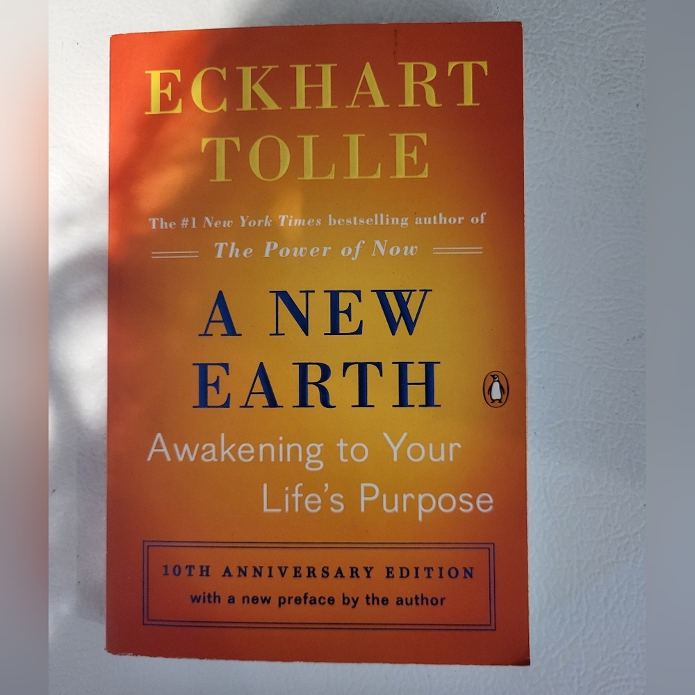 BOOK: A NEW EARTH by Eckhart Tolle